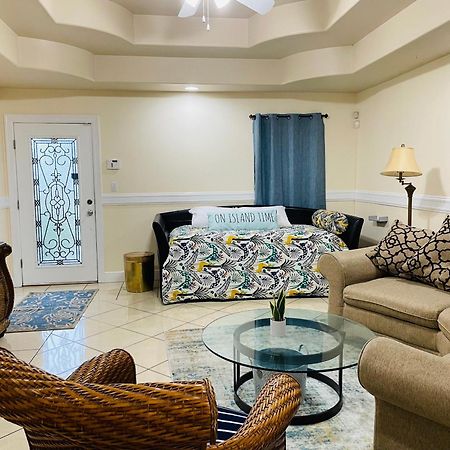 Brownsville Comfort 2 Bedroom 1 Bath , Spacious Kitchen And Outdoor Home Extérieur photo