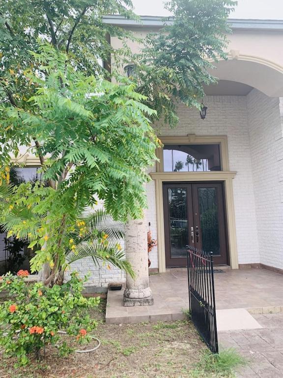 Brownsville Comfort 2 Bedroom 1 Bath , Spacious Kitchen And Outdoor Home Extérieur photo