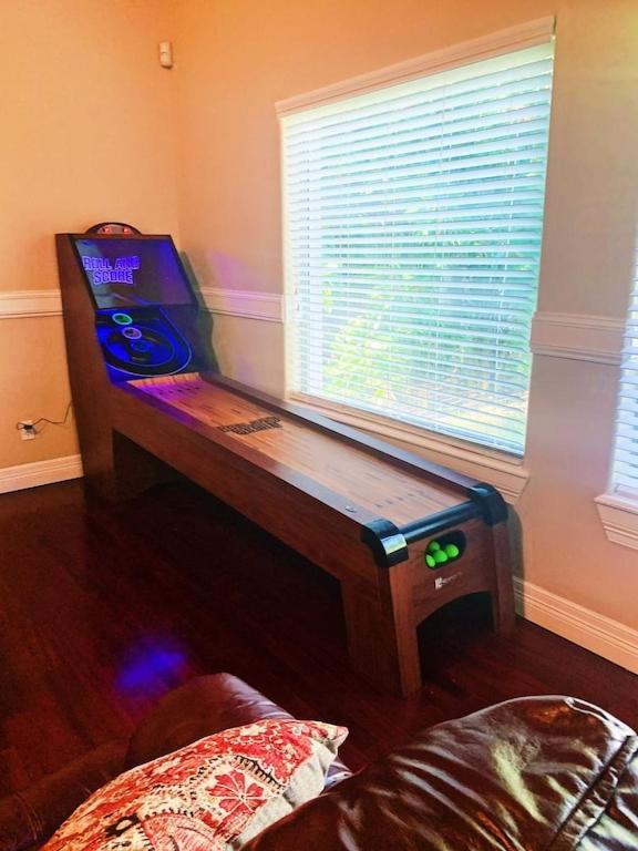 Brownsville Comfort 2 Bedroom 1 Bath , Spacious Kitchen And Outdoor Home Extérieur photo