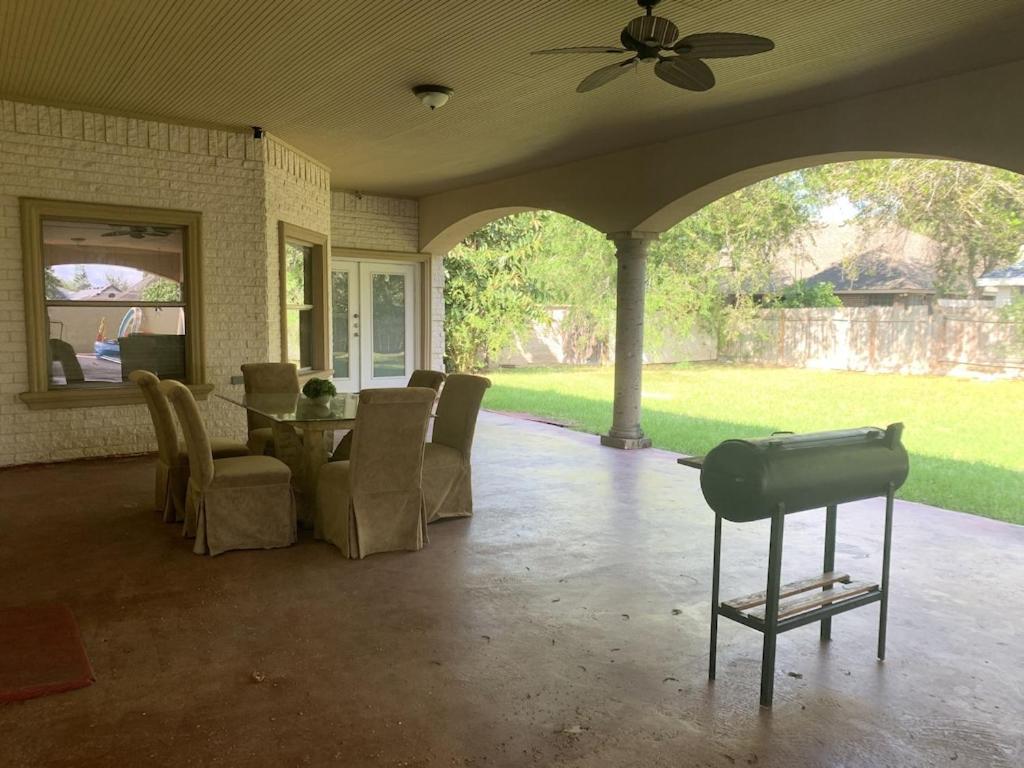 Brownsville Comfort 2 Bedroom 1 Bath , Spacious Kitchen And Outdoor Home Extérieur photo