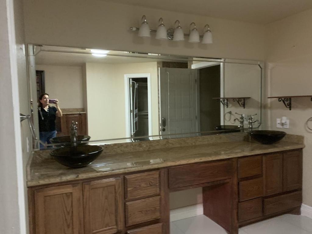 Brownsville Comfort 2 Bedroom 1 Bath , Spacious Kitchen And Outdoor Home Extérieur photo