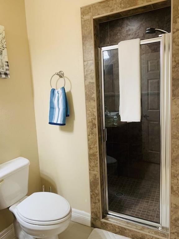 Brownsville Comfort 2 Bedroom 1 Bath , Spacious Kitchen And Outdoor Home Extérieur photo